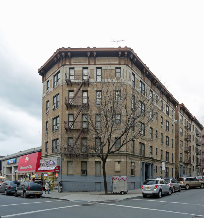 72 E 190th St in Bronx, NY - Building Photo