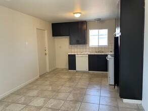 4617 Livingston Way in Sacramento, CA - Building Photo - Building Photo