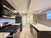 3301 N Harding Ave, Unit G06C in Chicago, IL - Building Photo - Building Photo