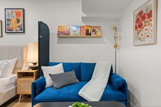 168 McCaul St, Unit SI ID1389235P in Toronto, ON - Building Photo - Building Photo