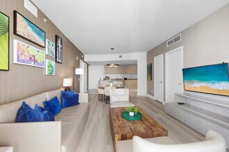 4111 S Ocean Dr in Hollywood, FL - Building Photo - Building Photo