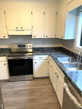 206 Rock Knoll Dr in Greenwood, SC - Building Photo - Building Photo