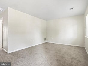8633 Madera Ct in Manassas Park, VA - Building Photo - Building Photo