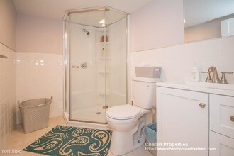 1029 Beacon St-Unit -# A in Brookline, MA - Foto de edificio - Building Photo