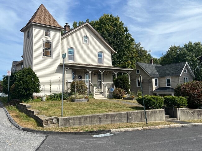 58 Clark St in Torrington, CT - Building Photo - Building Photo