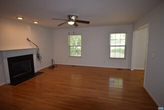 19 Woodlawn Dr in Palmyra, VA - Building Photo - Building Photo