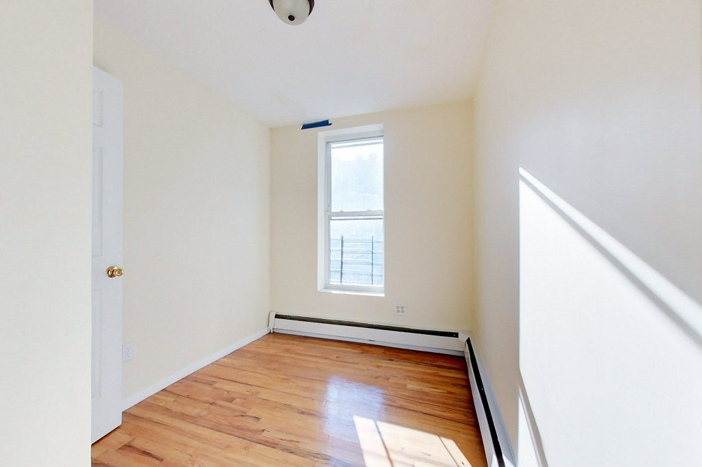 106 Rockaway Ave, Unit 2 in Brooklyn, NY - Building Photo