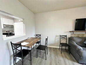 4109 Lark Ln in Houston, TX - Building Photo - Building Photo