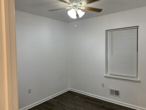72 Spring St, Unit B in Woodbridge, NJ - Foto de edificio - Building Photo