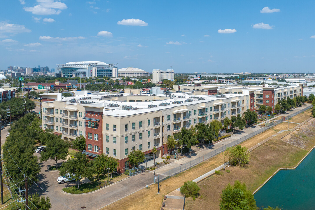 Regards at Med Center in Houston, TX - Building Photo