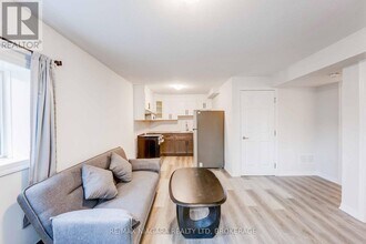 90 Hillcrest Rd in Port Colborne, ON - Building Photo - Building Photo