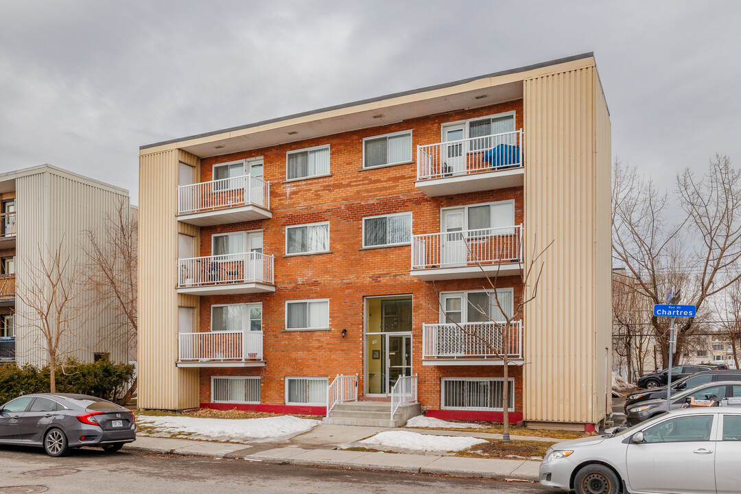 480 De Chartres Rue in Laval, QC - Building Photo