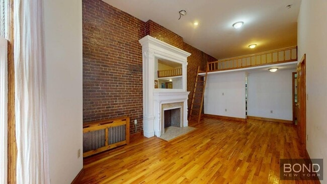 property at 318 W 105th St