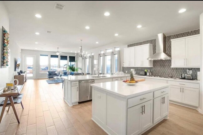 property at 7801 Orizzonte St