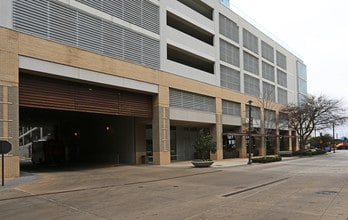 The Heights at Park Lane in Dallas, TX - Building Photo - Building Photo