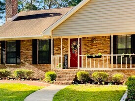 319 Ruckel Dr in Niceville, FL - Building Photo