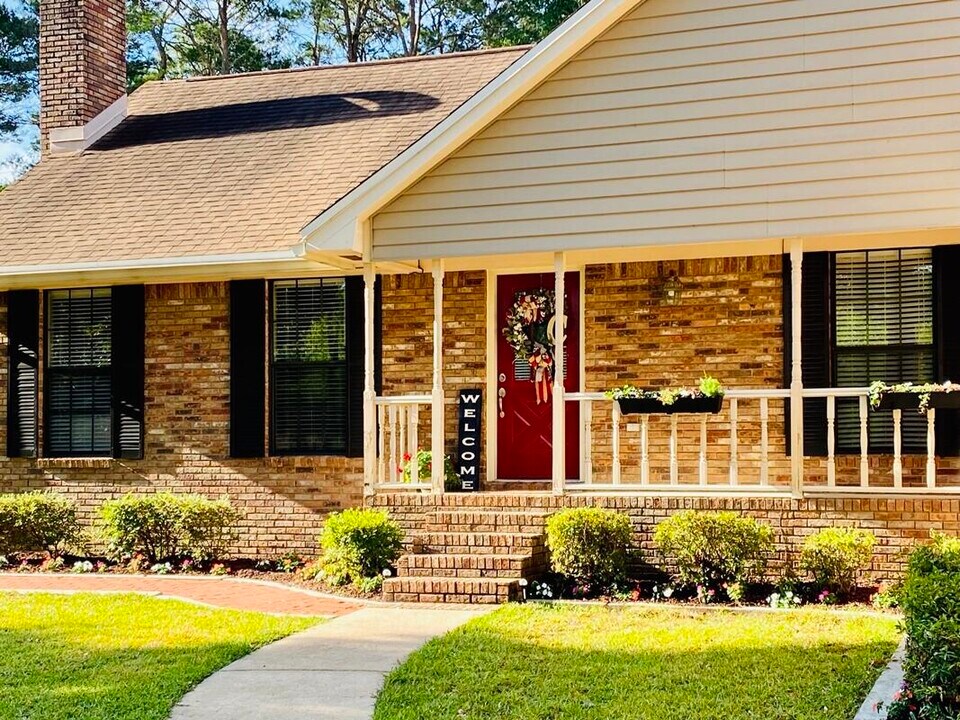 319 Ruckel Dr in Niceville, FL - Building Photo