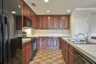 6511 Hearthstone Cir in Rocklin, CA - Building Photo - Building Photo