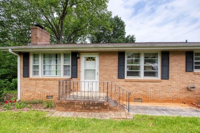 1760 Memorial Dr Ext in Greer, SC - Building Photo - Building Photo