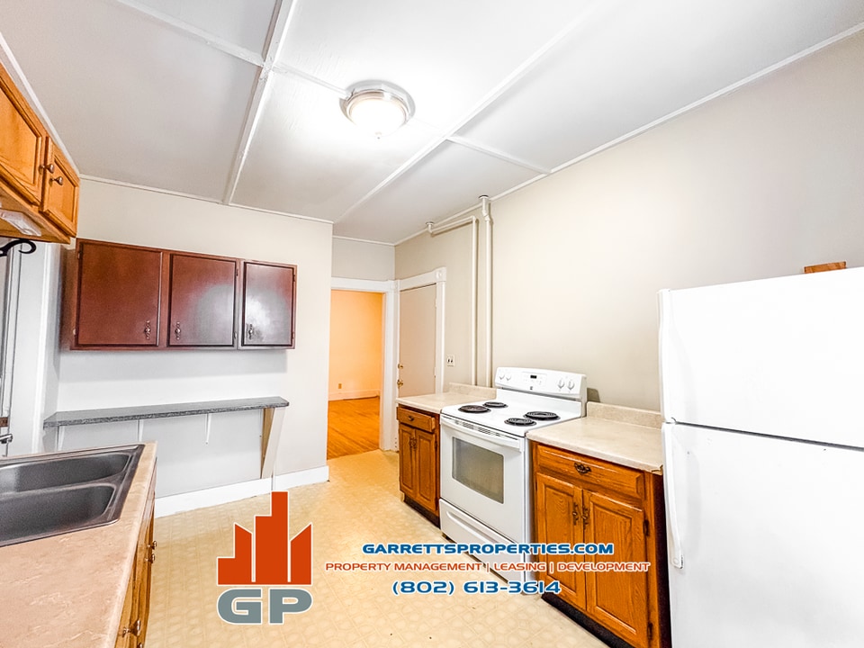 386 N Main St, Unit 5 in Barre, VT - Building Photo