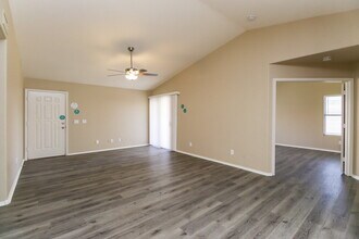 12561 Desert Flower Rd in Avondale, AZ - Building Photo - Building Photo