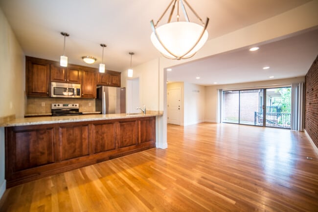 3726 Locust St, Unit 7 in Kansas City, MO - Building Photo - Building Photo