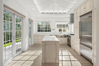 4491 Prairie Ave in Miami, FL - Building Photo - Building Photo