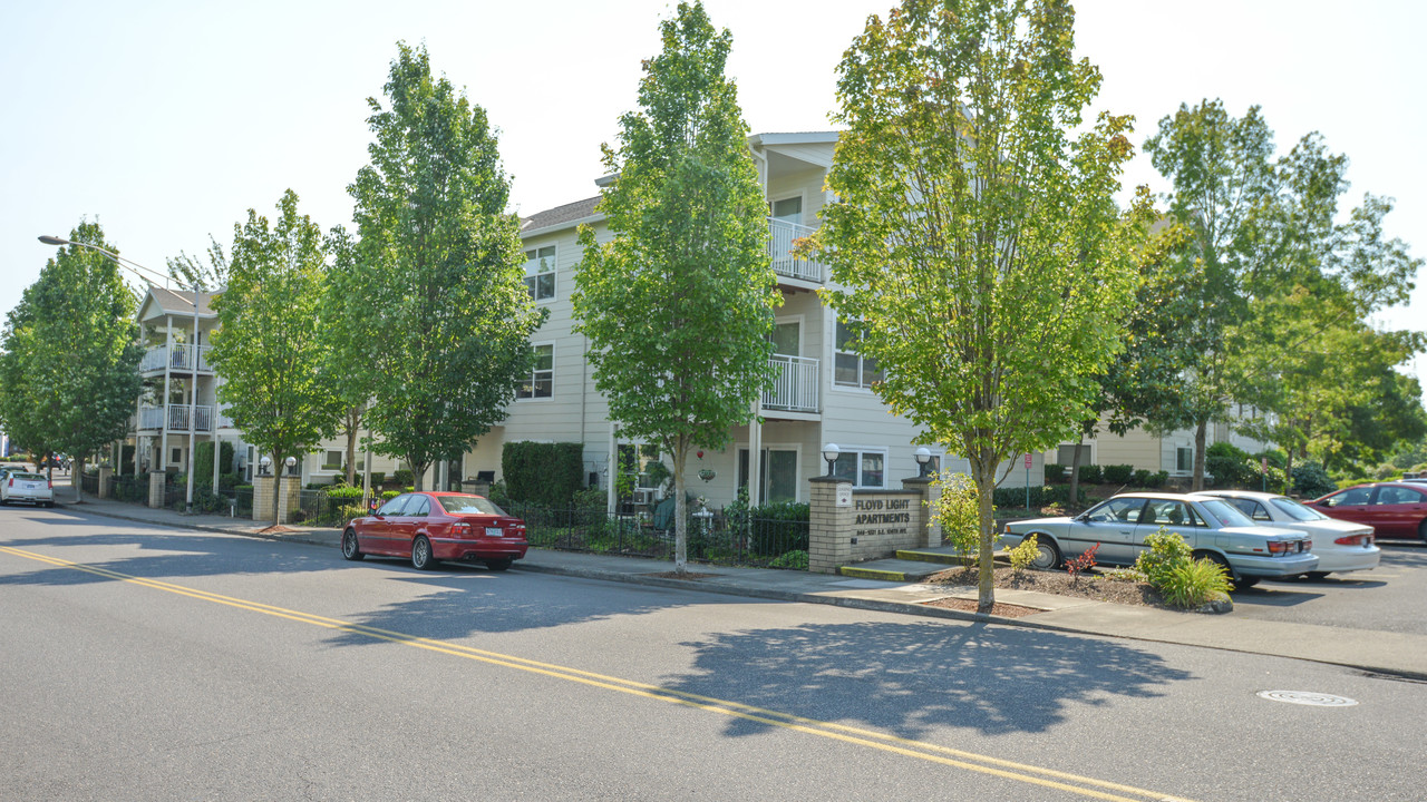 Floyd Light in Portland, OR - Foto de edificio