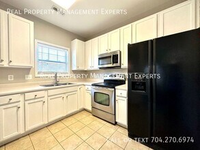 12347 Walden Lea Dr in Huntersville, NC - Foto de edificio - Building Photo