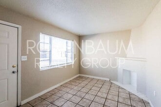 302 W Flores St in Tucson, AZ - Foto de edificio - Building Photo