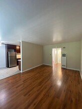 819 E 4th St-Unit -1 in Long Beach, CA - Building Photo - Building Photo