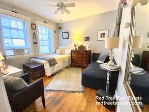 1572 Commonwealth Ave, Unit 3 in Boston, MA - Foto de edificio - Building Photo