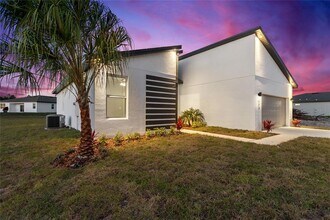 123 Tulip Ln in Poinciana, FL - Building Photo - Building Photo