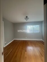 8450 Waukegan Rd, Unit 1 in Morton Grove, IL - Building Photo - Building Photo