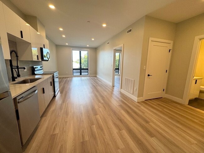 1710 Dorchester Ave, Unit 403R in Boston, MA - Building Photo - Building Photo