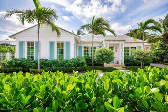 266 Colonial Ln in Palm Beach, FL - Building Photo - Building Photo