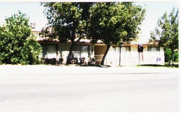 1229 Center St in Barstow, CA - Foto de edificio - Building Photo