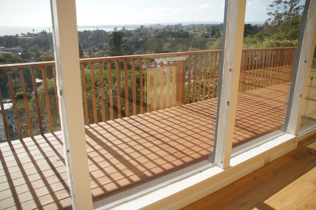 220 Shoreview Dr in Aptos, CA - Building Photo