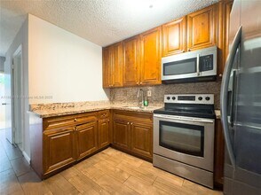 11543 SW 6th St in Miami, FL - Building Photo - Building Photo