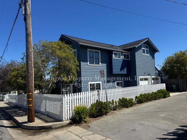 143 11th St in Pacific Grove, CA - Building Photo - Building Photo
