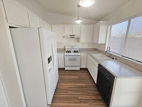 920 W Perch Ave in Ridgecrest, CA - Building Photo - Building Photo