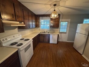 6413 Kennington Cir in Milton, FL - Building Photo - Building Photo