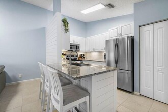1106 Hyacinth Pl in Wellington, FL - Building Photo - Building Photo