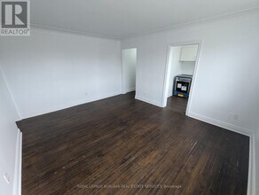 849 Brant St in Burlington, ON - Building Photo - Building Photo