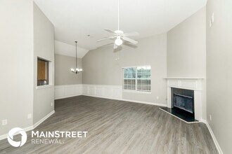 987 Brisley Cir in Hampton, GA - Building Photo - Building Photo