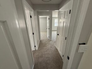 Borough Road in Pembroke, NH - Foto de edificio - Building Photo