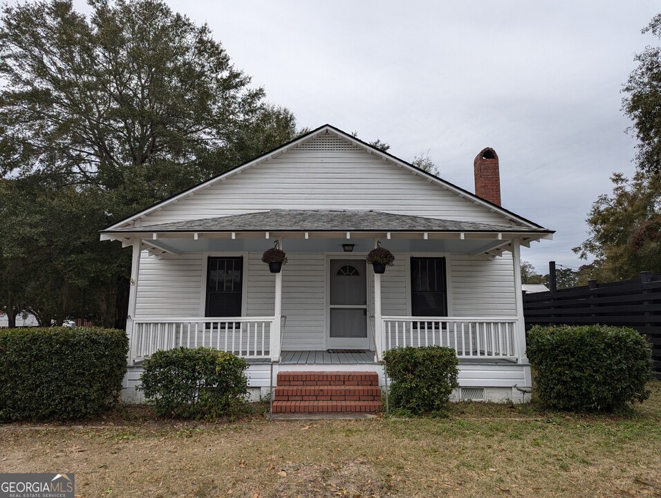 204 N Pine St in Springfield, GA - Building Photo