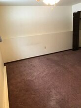 1100 Northland Dr, Unit 2 in Marquette, MI - Foto de edificio - Building Photo