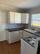 728 Atlanta Ave in Nederland, TX - Building Photo - Building Photo