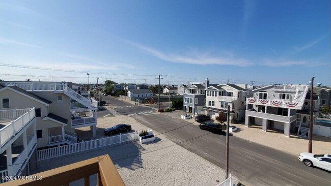 42 S 2nd St in Surf City, NJ - Building Photo - Building Photo